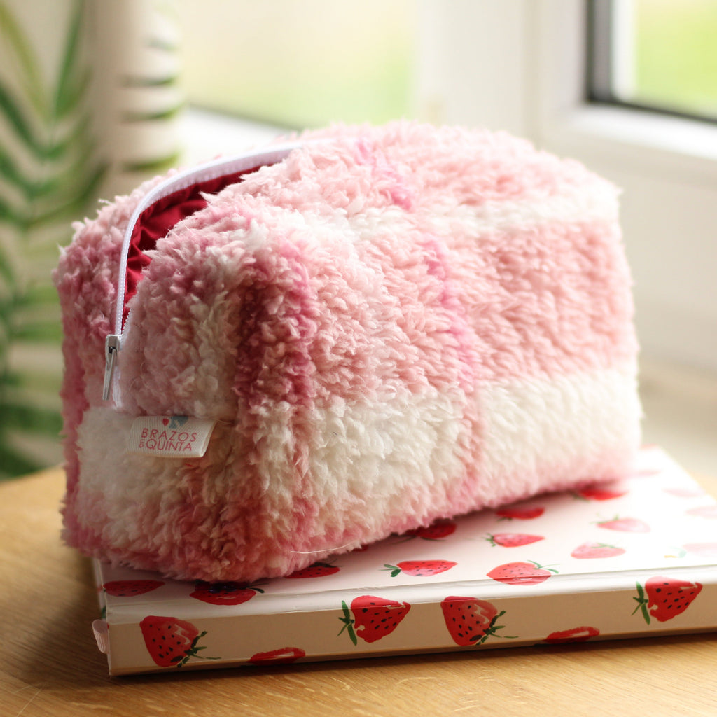 Sweetheart Pouch